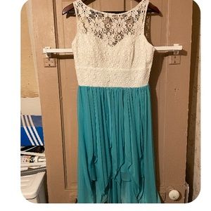 PROM DRESSES FOR SALE ON QUEENLY : https://queenly.com/u/SarahFDIH/